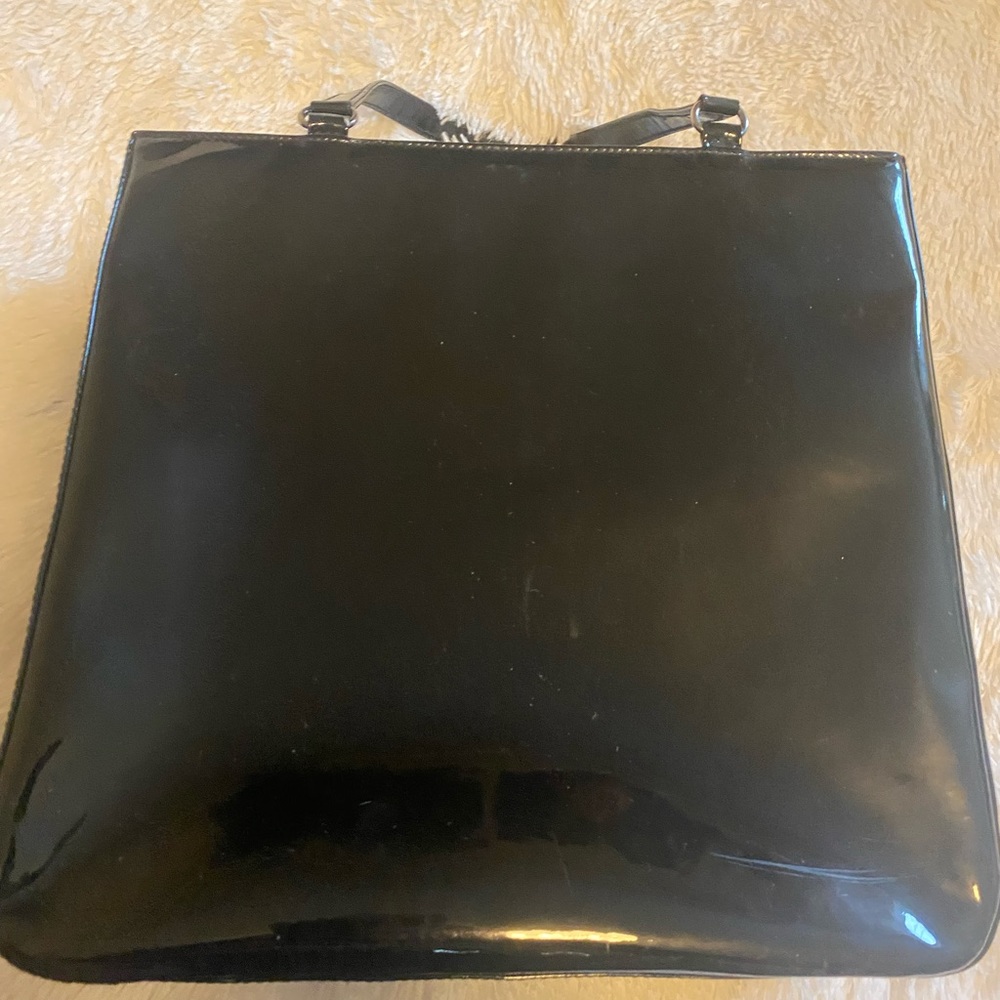 Banana Republic patent leather tote - perfect size for EveryDay 🛍️
